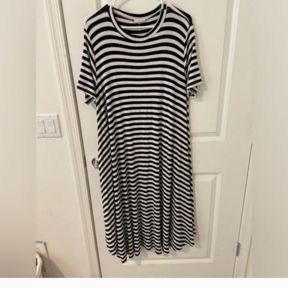 Flamingo Urban Dresses & Skirts - Black and white striped dress